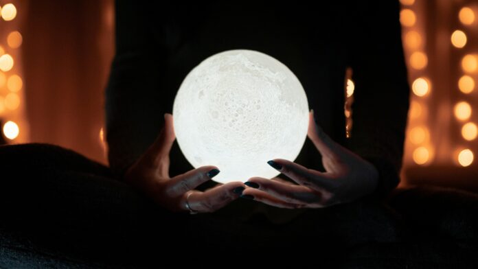 Peut-on vraiment voir l'avenir dans une boule de cristal